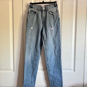 light wash mom jeans